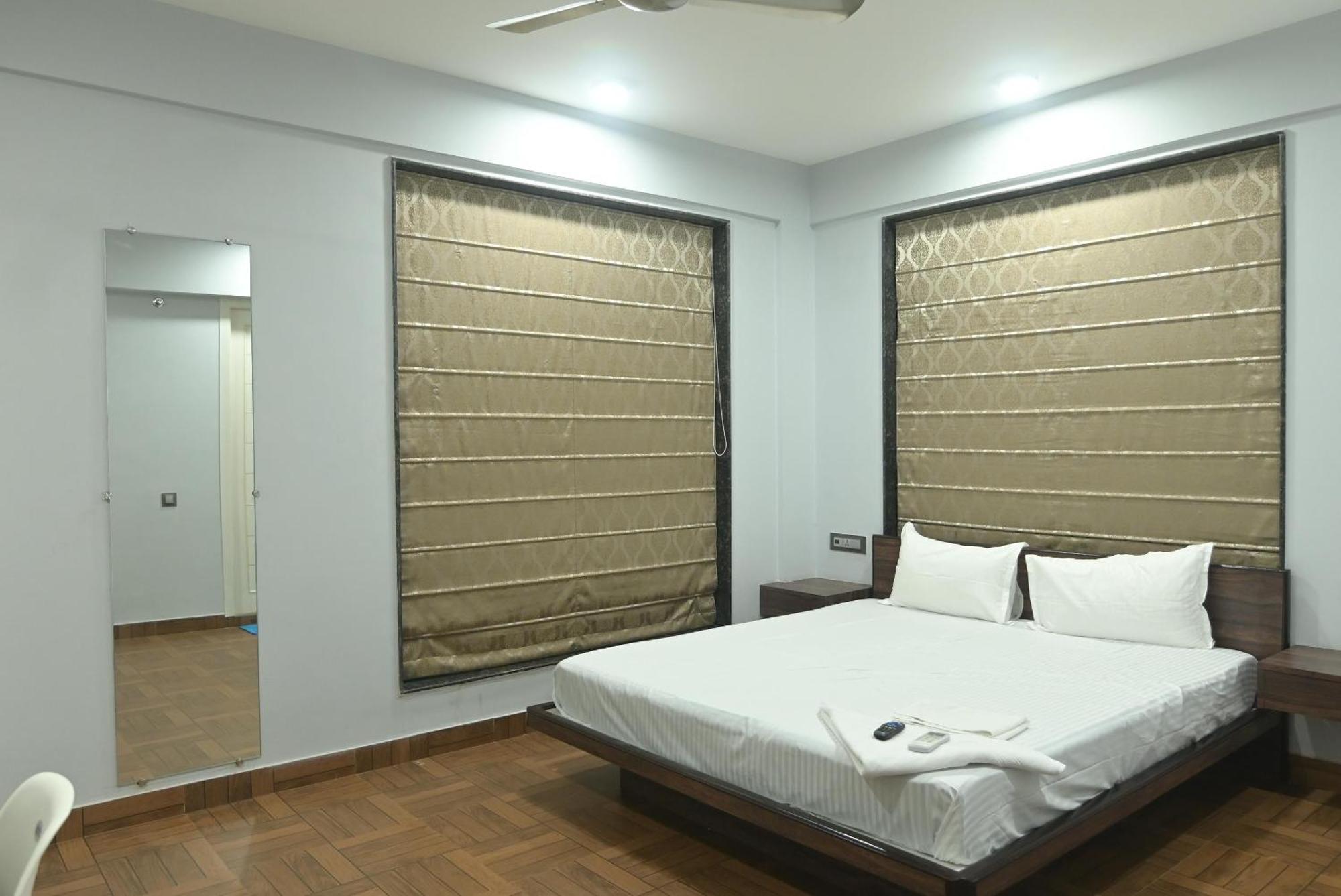 Hotel Nk7 Newtown Kalkutta Exterior foto